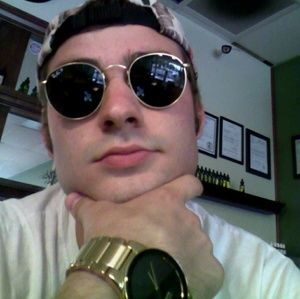 Meet your Posher, Christian